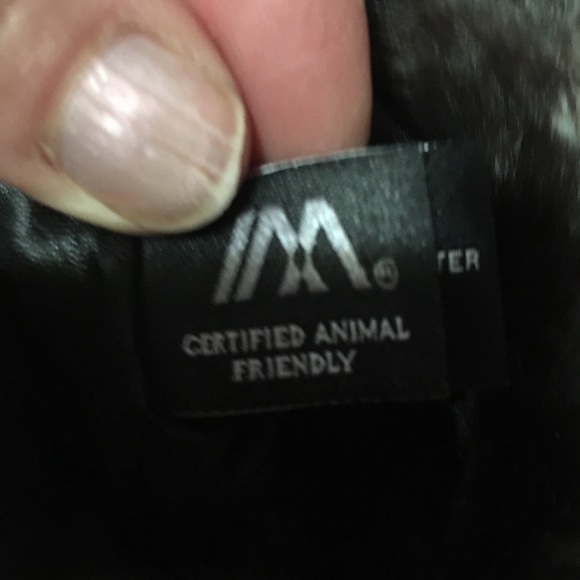 Animal friendly faux fur color\scarf - Picture 16 of 16